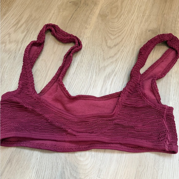 Elegant Textured Bikini Set in Burgundy - Picture 5 of 6